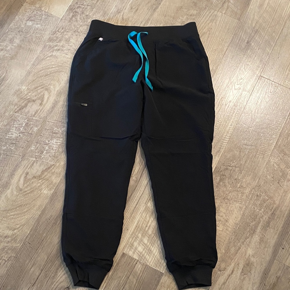 Figs FreeX Lined Black Zamora Scrub Bottoms size M